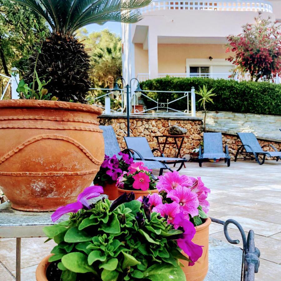 Golden Sun Aparthotel Парга Екстериор снимка