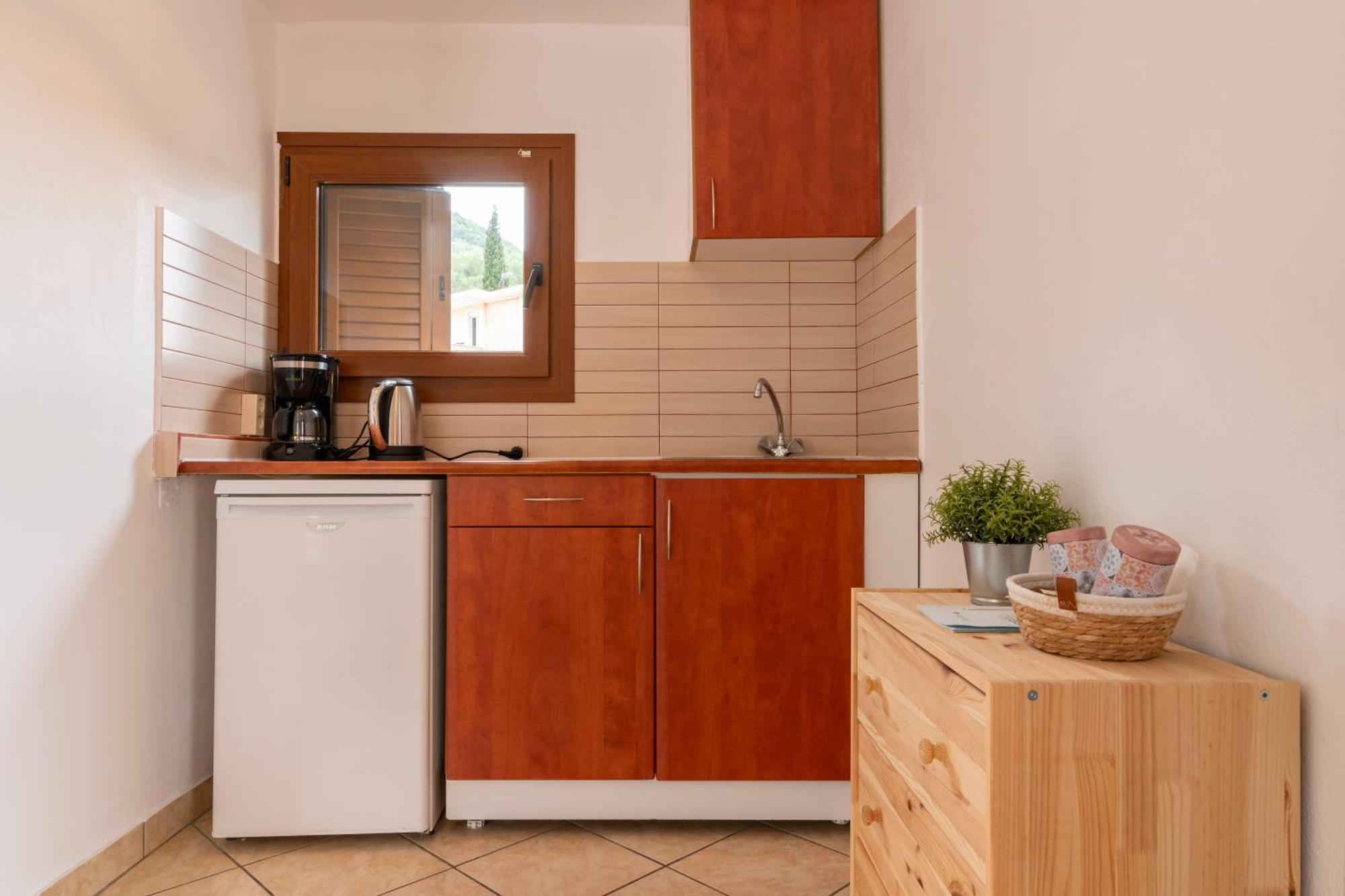Golden Sun Aparthotel Парга Екстериор снимка